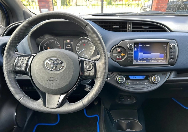 Toyota Yaris cena 58900 przebieg: 39000, rok produkcji 2018 z Sierpc małe 742